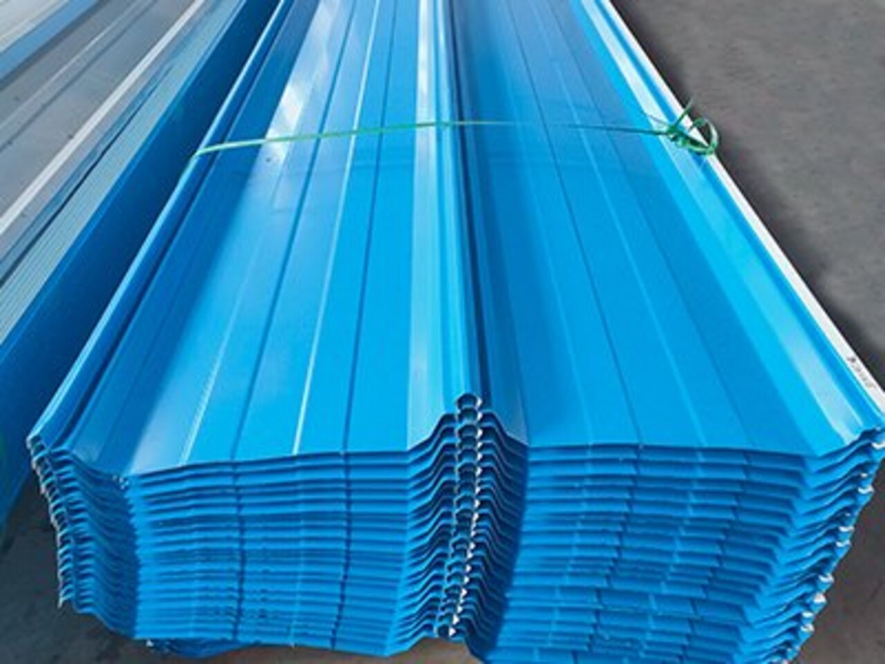 <b>角馳III型YX60-410-820彩鋼瓦</b>