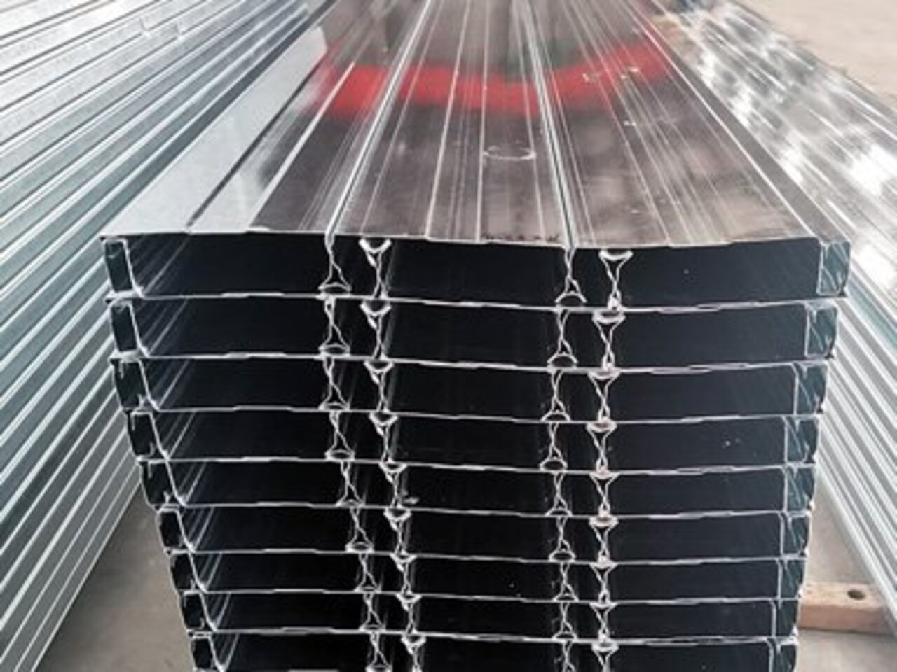 <b>YX50-266-800閉口型樓承板</b>